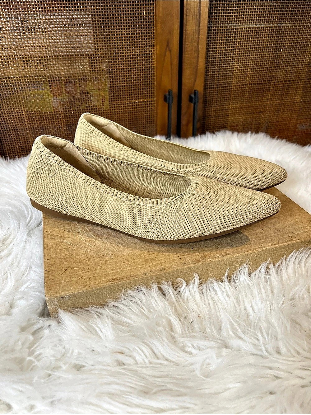 Vivaia Aria 5 Pointed Toe Ballet Flats